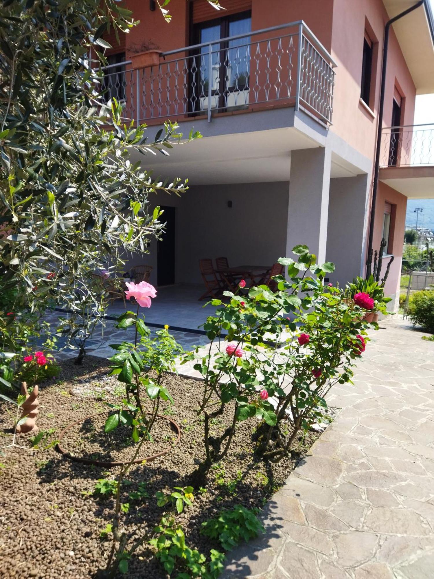 Rose Garden House Wi-Fi Apartment Riva del Garda Exterior photo
